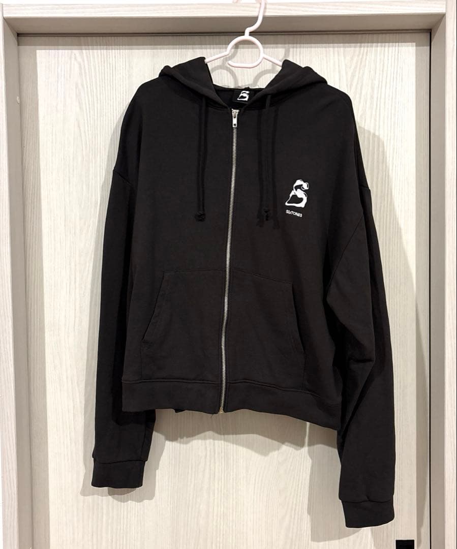 SixTONES パーカー　MILESixTONES