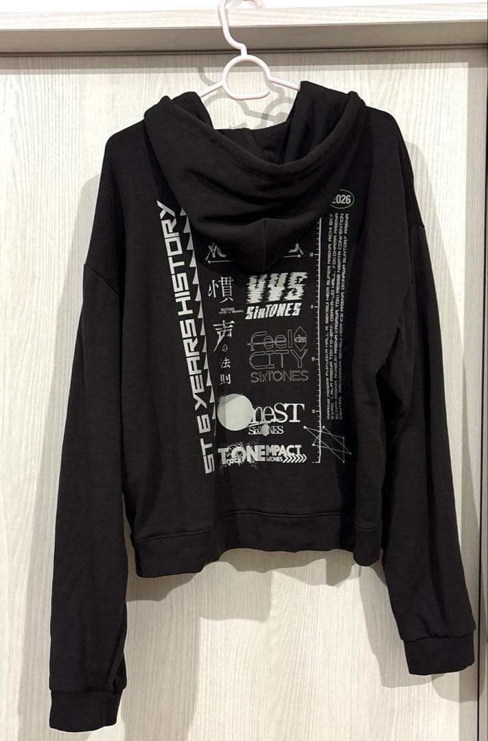 SixTONES パーカー　MILESixTONES