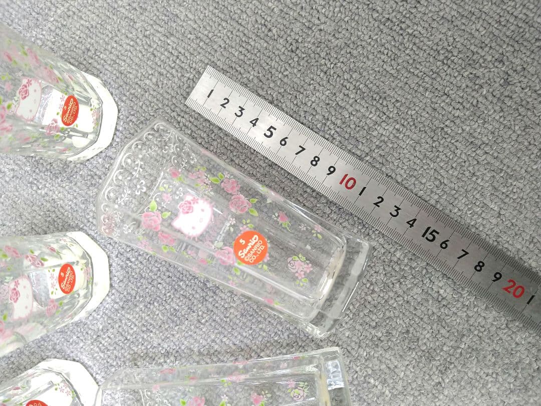 新品　希少　廃盤　昭和レトロ　ハローキティ 花柄 ガラスコップ 5個セット