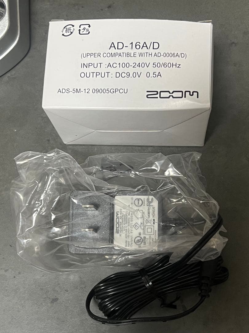 ZOOM A3 (電源アダプター付き)アコースティックギター用エフェクター