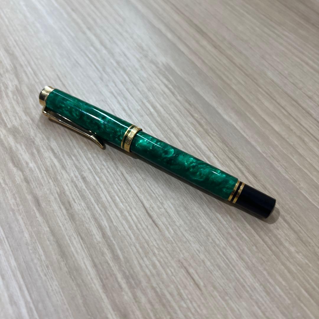 グリーン マーブル 万年筆　ペリカン