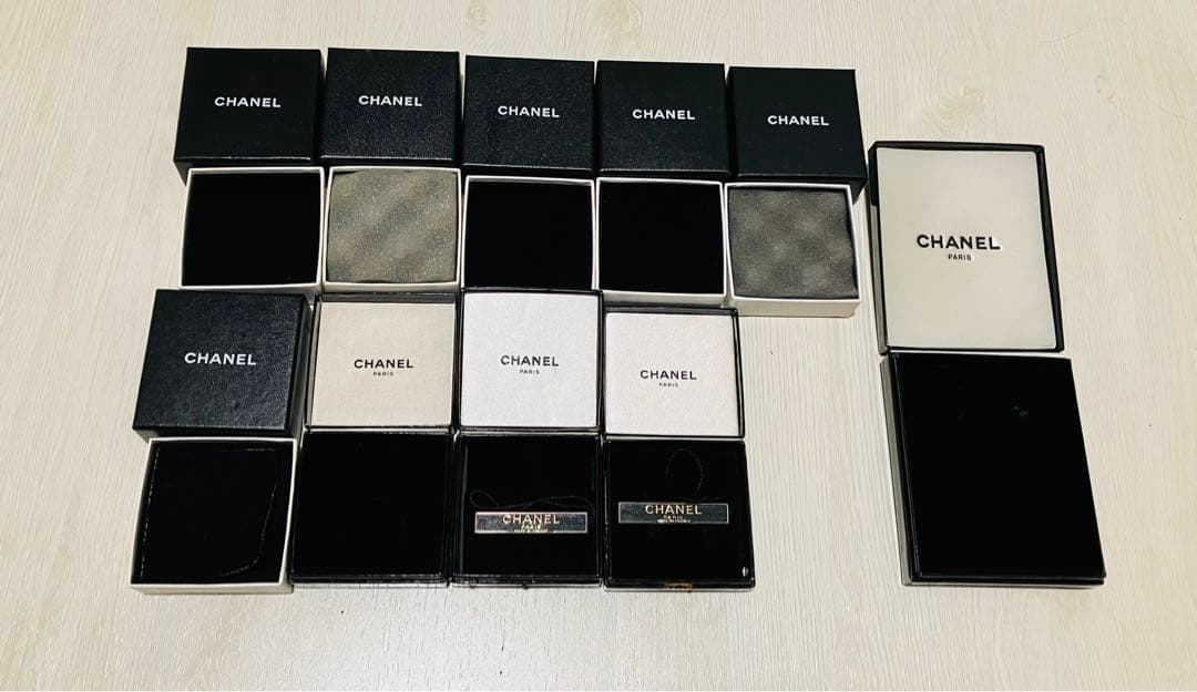 CHANEL アクセサリーボックス 空箱　ピアス　10個セット