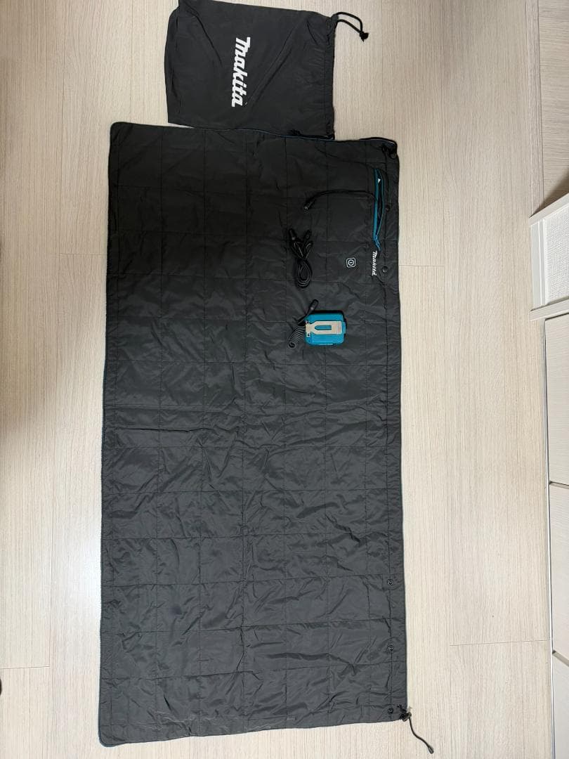 【送料無料・超美品】Makita マキタ 充電式電熱ブランケット CB200D