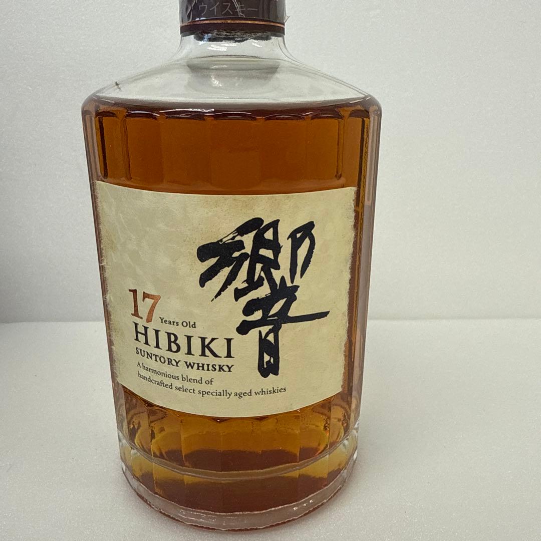 サントリー　響　１７年　700ml 箱付き