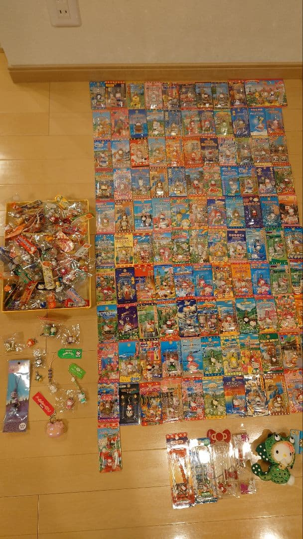 ご当地キティ根付け ＆ファスナートップ　209個大量セット