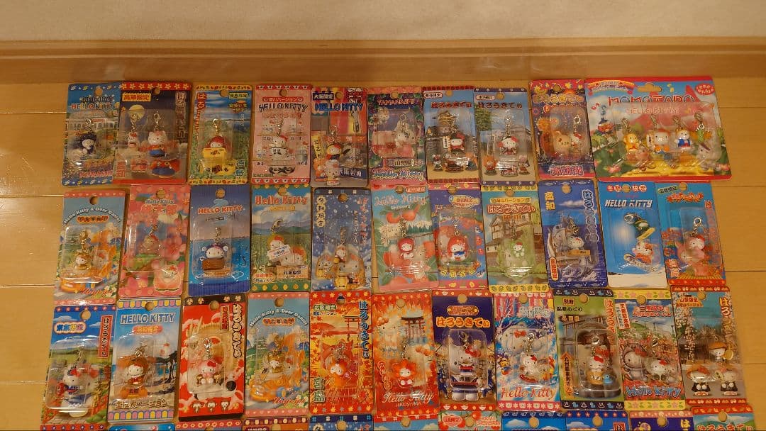 ご当地キティ根付け ＆ファスナートップ　209個大量セット