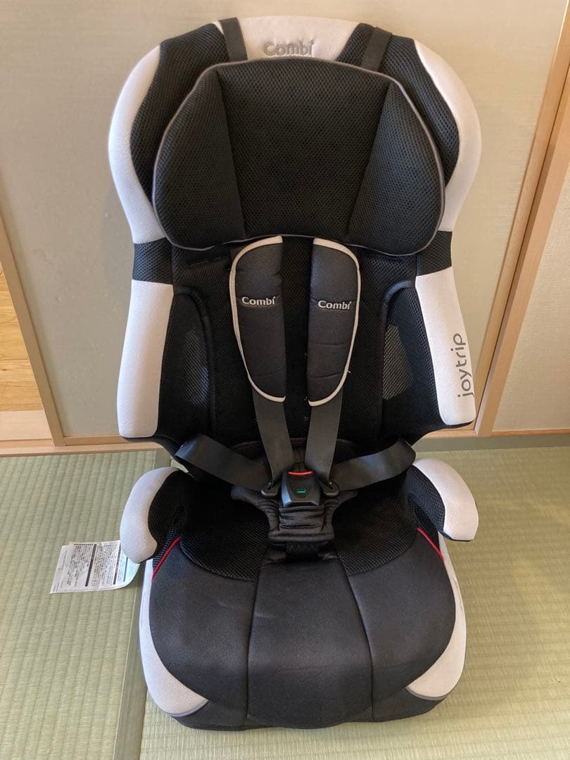 コンビチャイルドシートjoytrip エアスルー　ドリンクホルダー付き