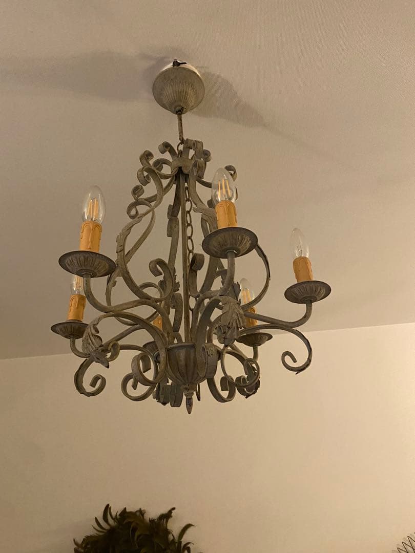 フランスアンティーク　アイアン製4灯シャンデリア グレー
