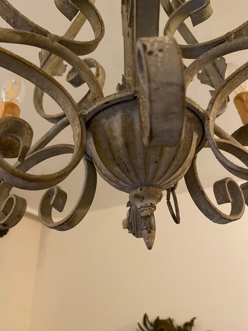 フランスアンティーク　アイアン製4灯シャンデリア グレー