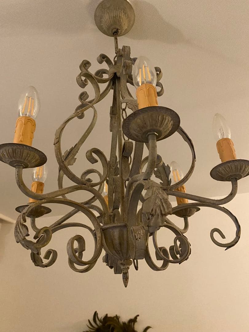 フランスアンティーク　アイアン製4灯シャンデリア グレー
