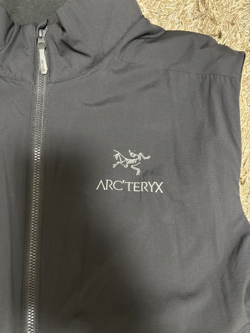 値下げ可能！！ARC'TERYX アトムベスト　黒