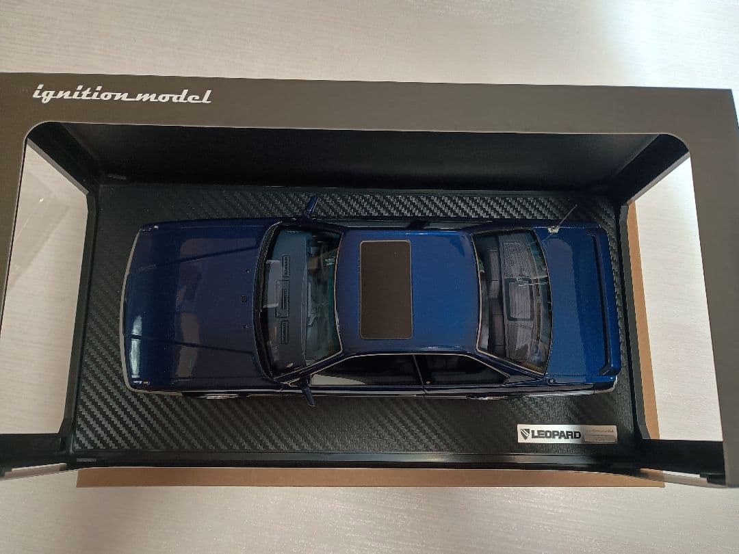 イグニッションモデル　1/18 レパード 3.0アルティマ　F31