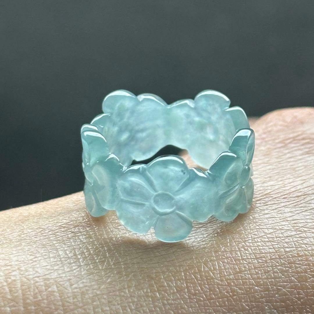 グアテマラ産天然本翡翠　A貨氷種　くり抜きリング　梅の花彫り　12.5号