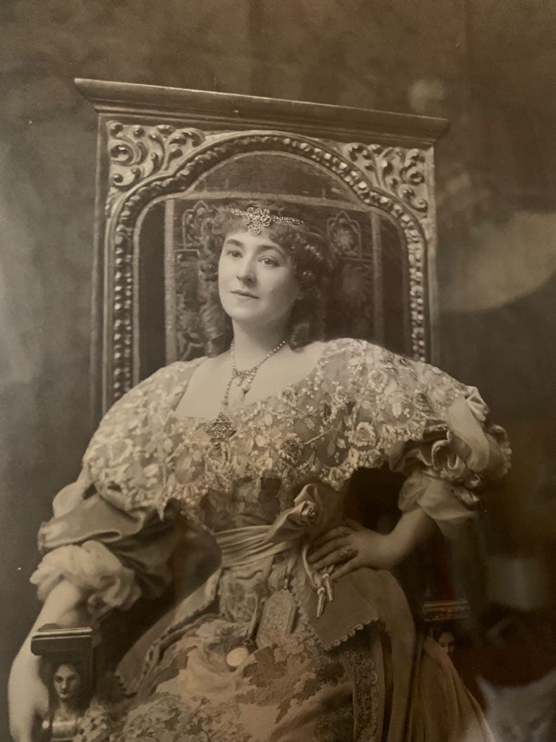 フランスアンティーク　1911年ジュリア・バルテ写真サイン入り豪華額装2点セット