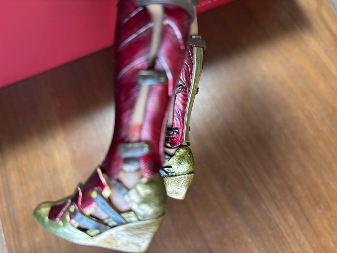 ホットトイズ ワンダーウーマン 1/6 （バットマン vs スーパーマン版）