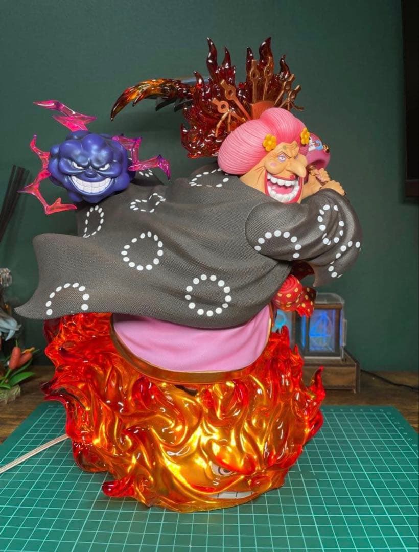 ONE PIECE ビッグマム フィギュア