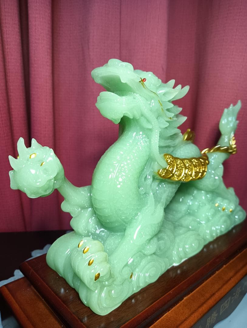 中国工芸品　緑の龍置物　風水アイテム