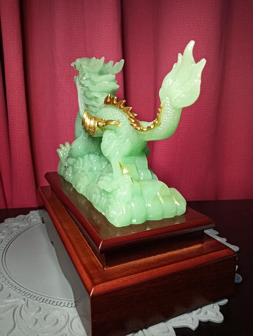 中国工芸品　緑の龍置物　風水アイテム