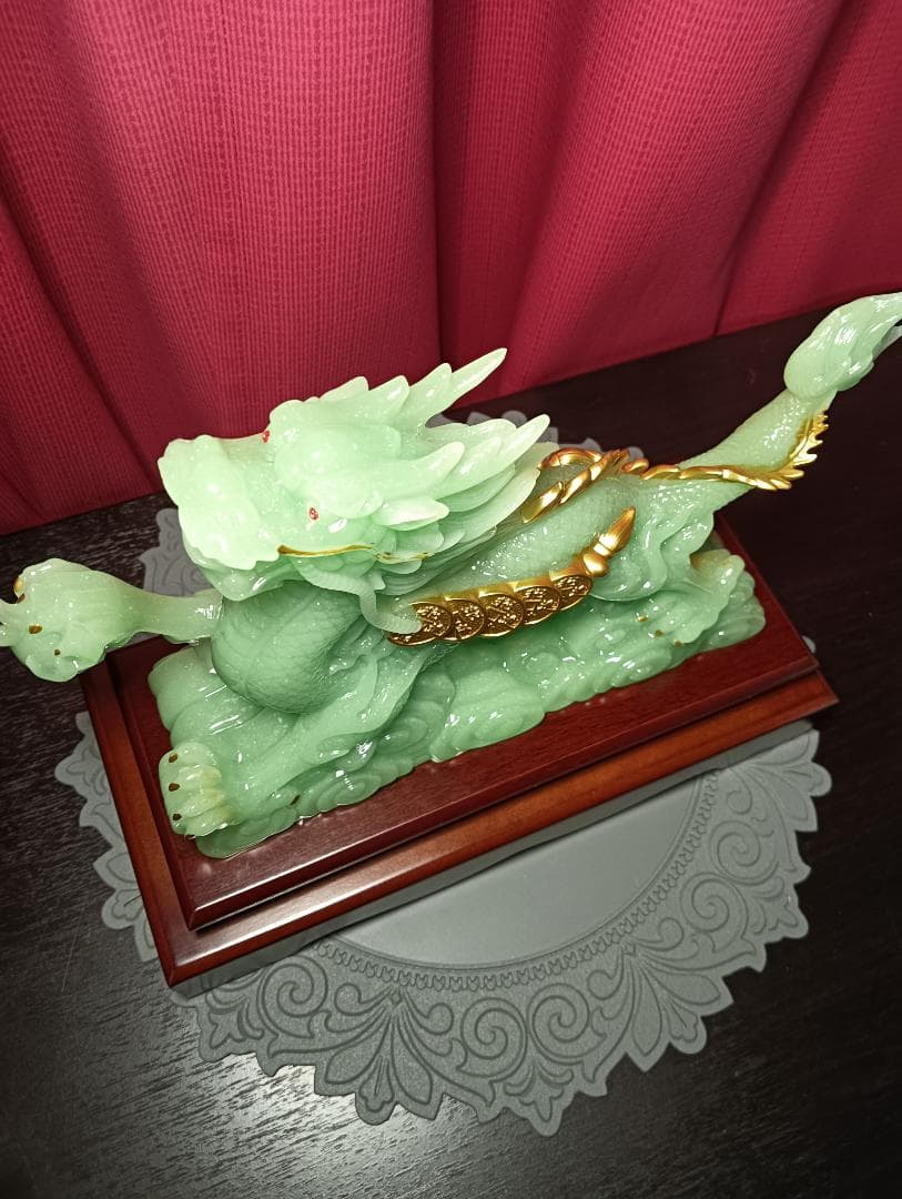 中国工芸品　緑の龍置物　風水アイテム