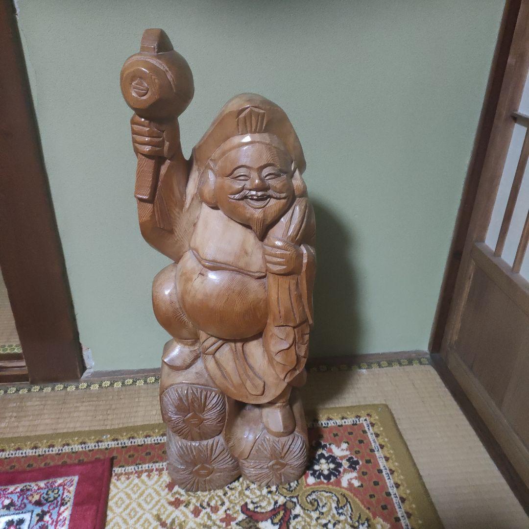 一刀彫の布袋の置物