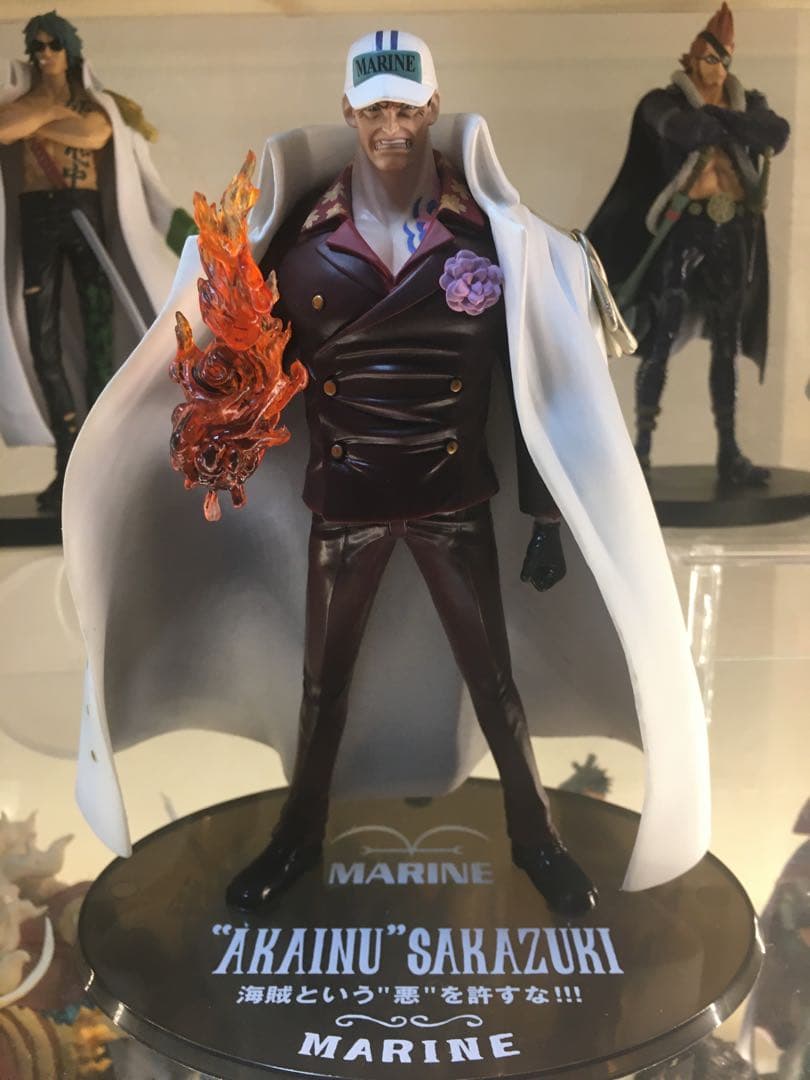 ワンピース　海軍フィギュア11体まとめ売り 黄猿、赤犬、緑牛、センゴク、ガープ他