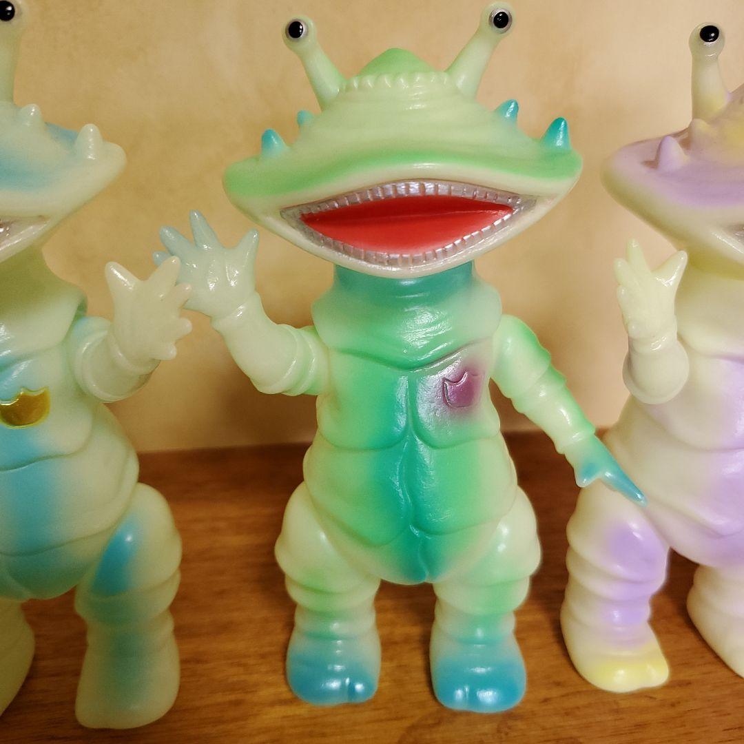 ブルマァク　ブルマァクの怪獣シリーズ　リトルカネゴン蓄光　4体セット