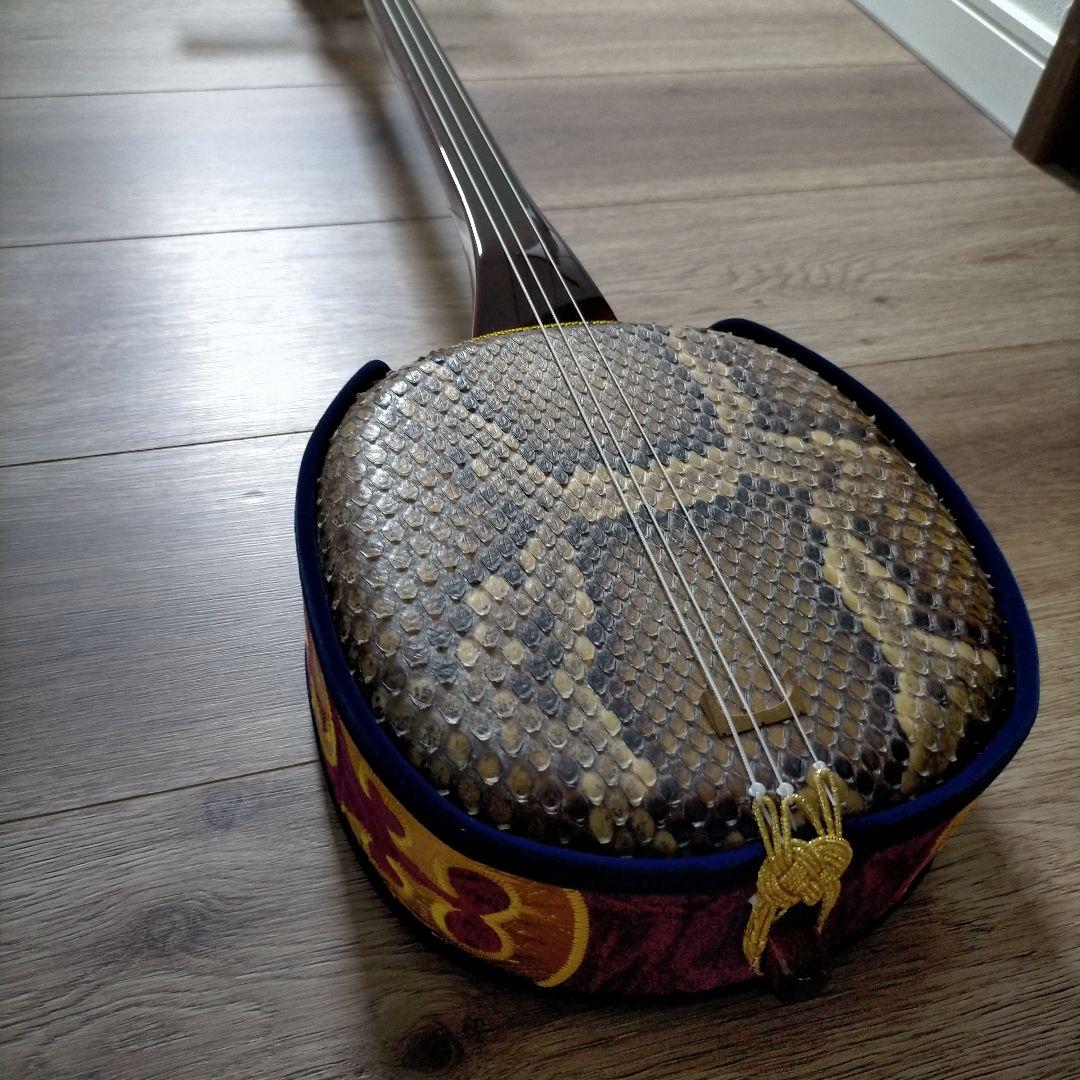 沖縄三線 本皮 三線 沖縄 皮破れなし 蛇皮 本蛇革 琉球 和楽器 弦楽器