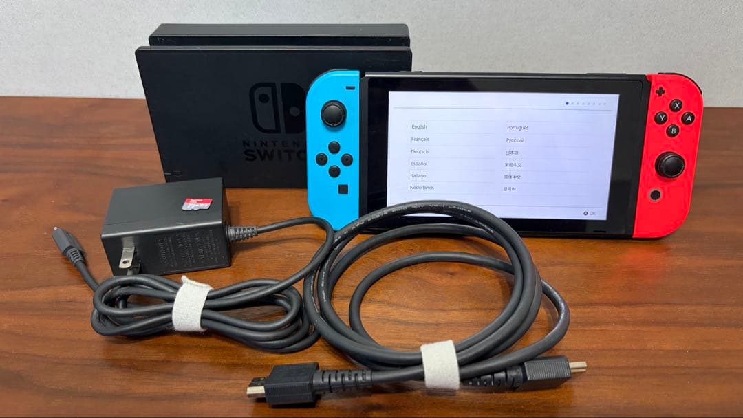 Nintendo Switch 本体+周辺機器　多言語対応