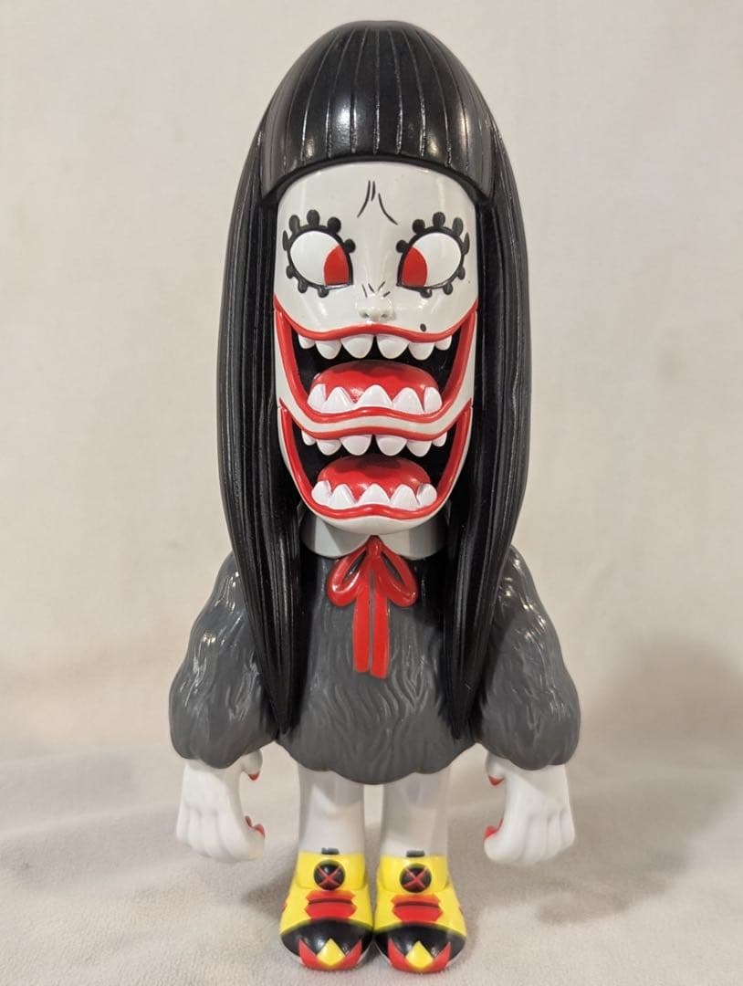 grape brain 二口裂け女　ゲラゲラ ソフビ　フィギュア