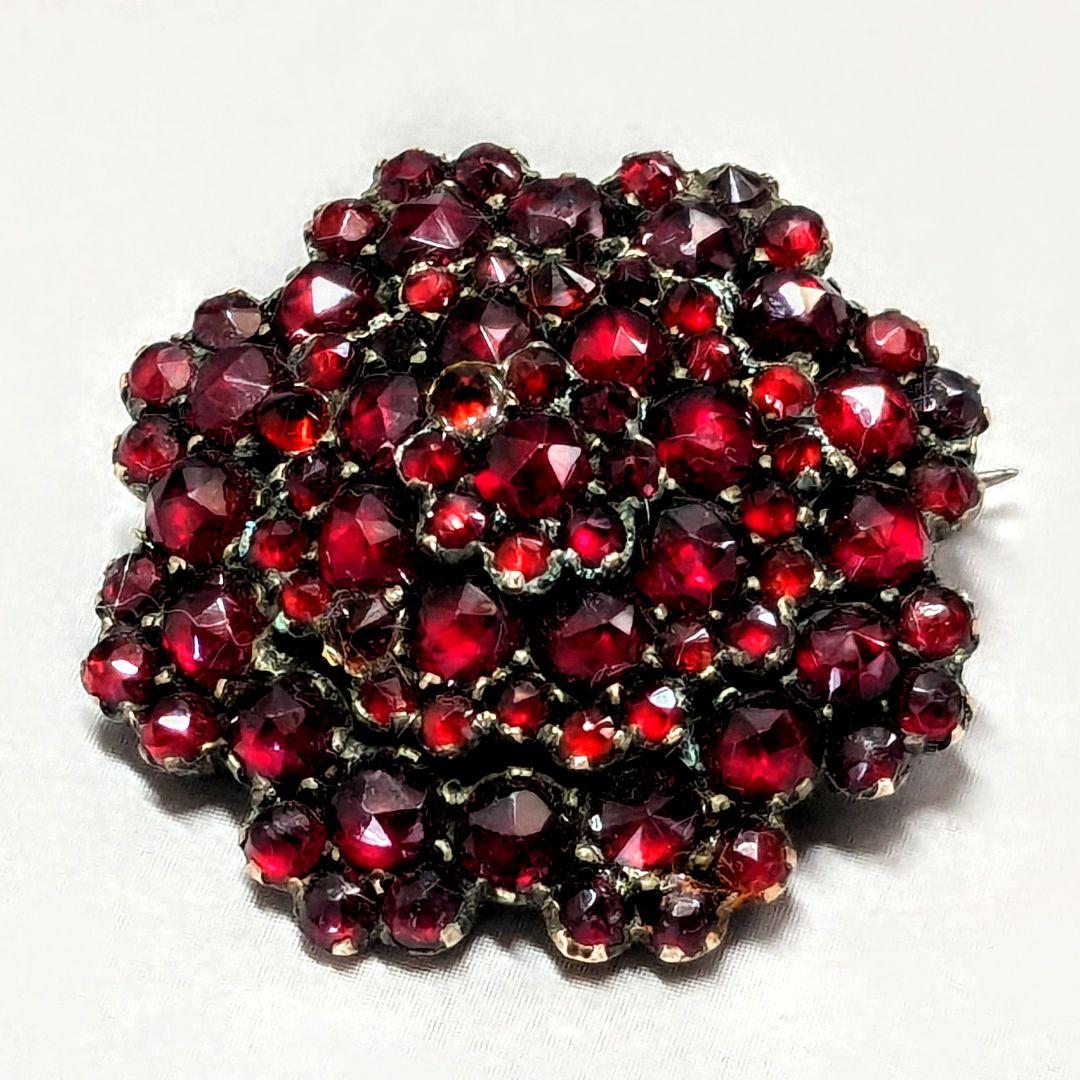 欧州アンティーク フランスより　ボヘミアン ガーネットブローチ