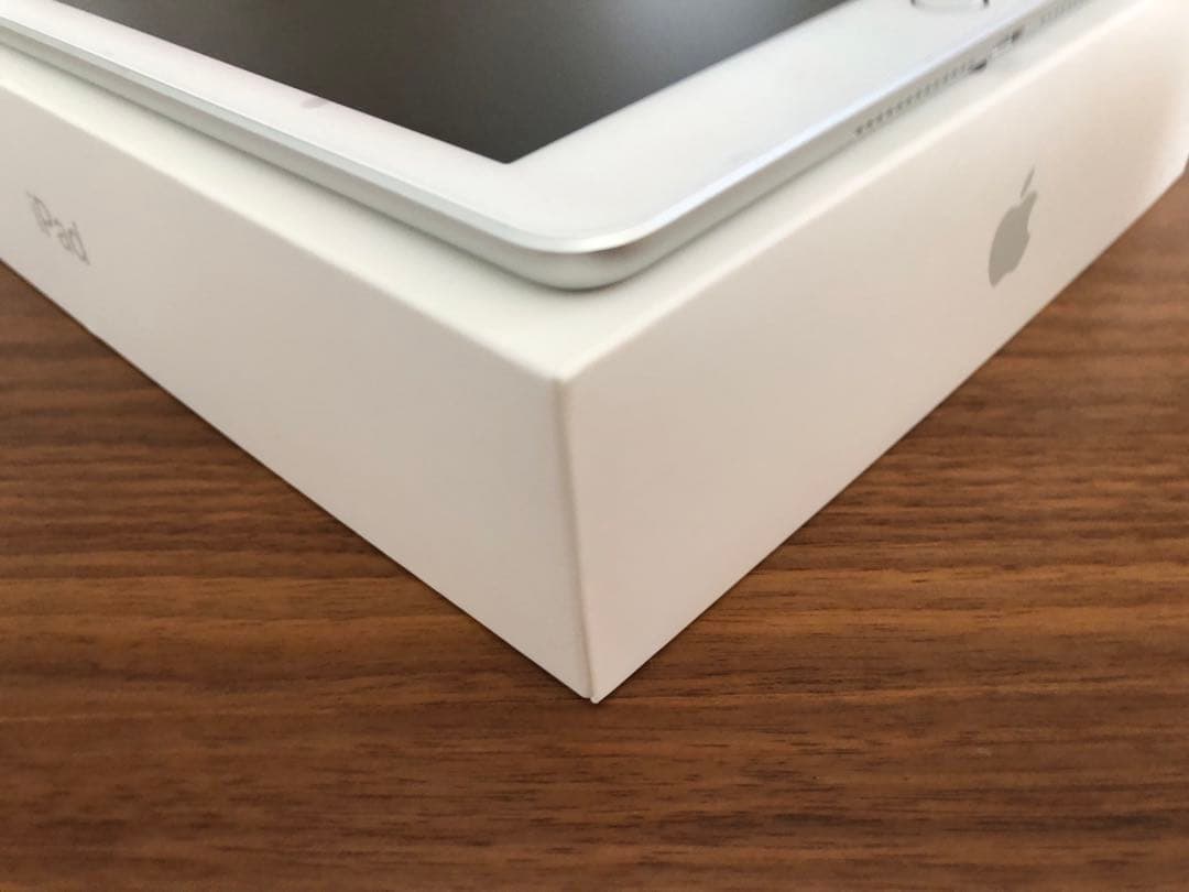 【美品】iPad 第6世代 シルバー 32GB 9.7インチ