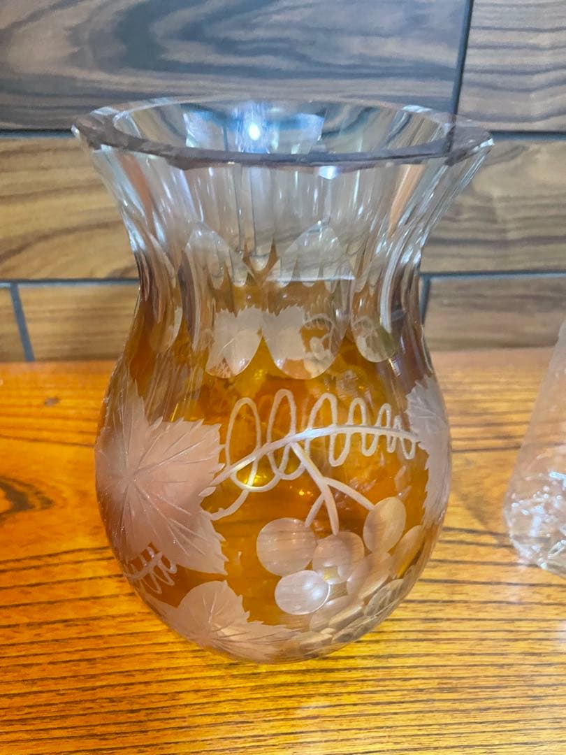 カガミクリスタル　色被せ　黄色　花瓶×1　各務クリスタル　重さ約2.2kg