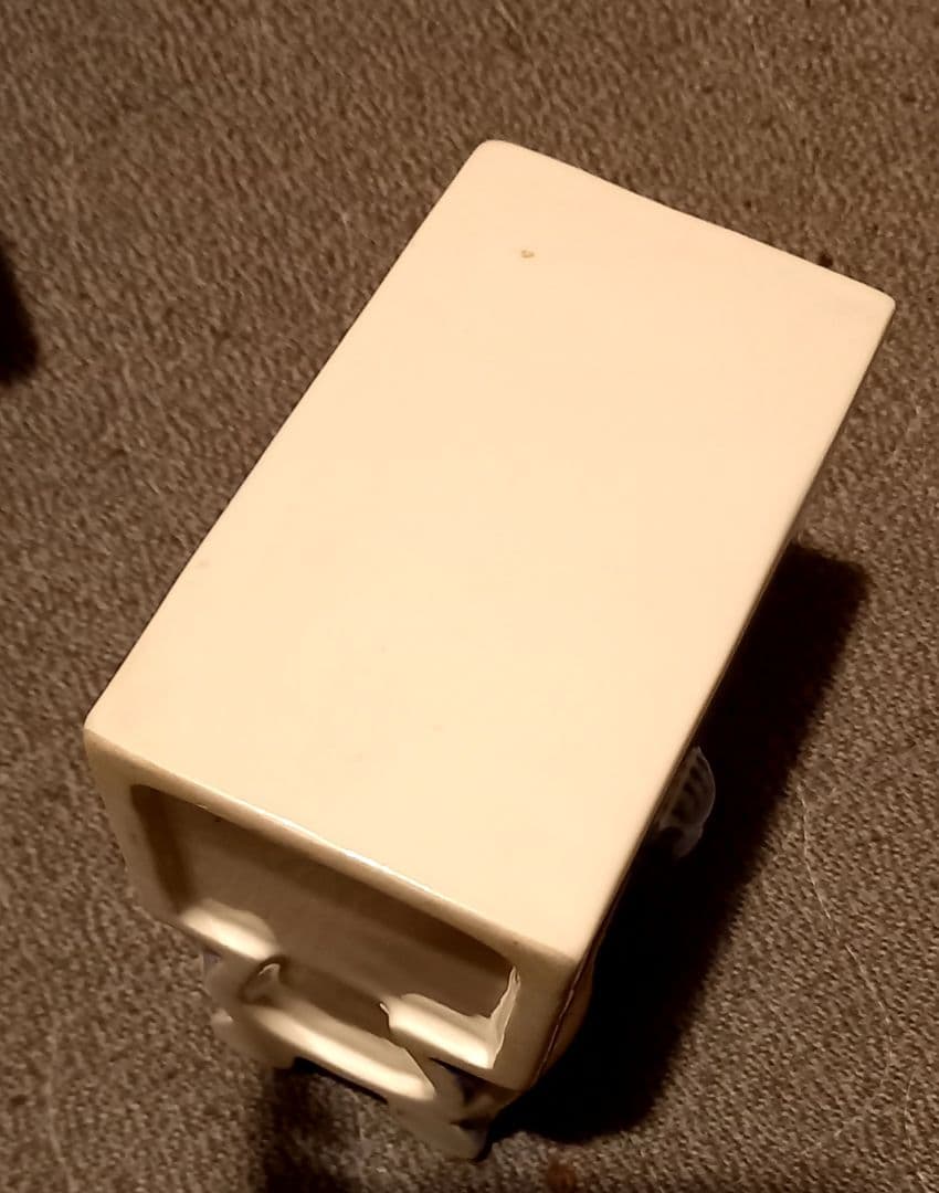 未使用　貴重　当時物　伝染るんです　かわうそ　ペン立て　陶器製