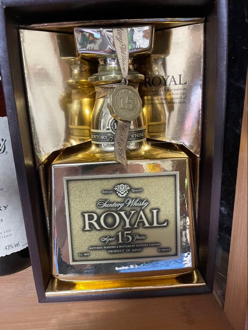 【未開栓】サントリーローヤルプレミアム15年ゴールド