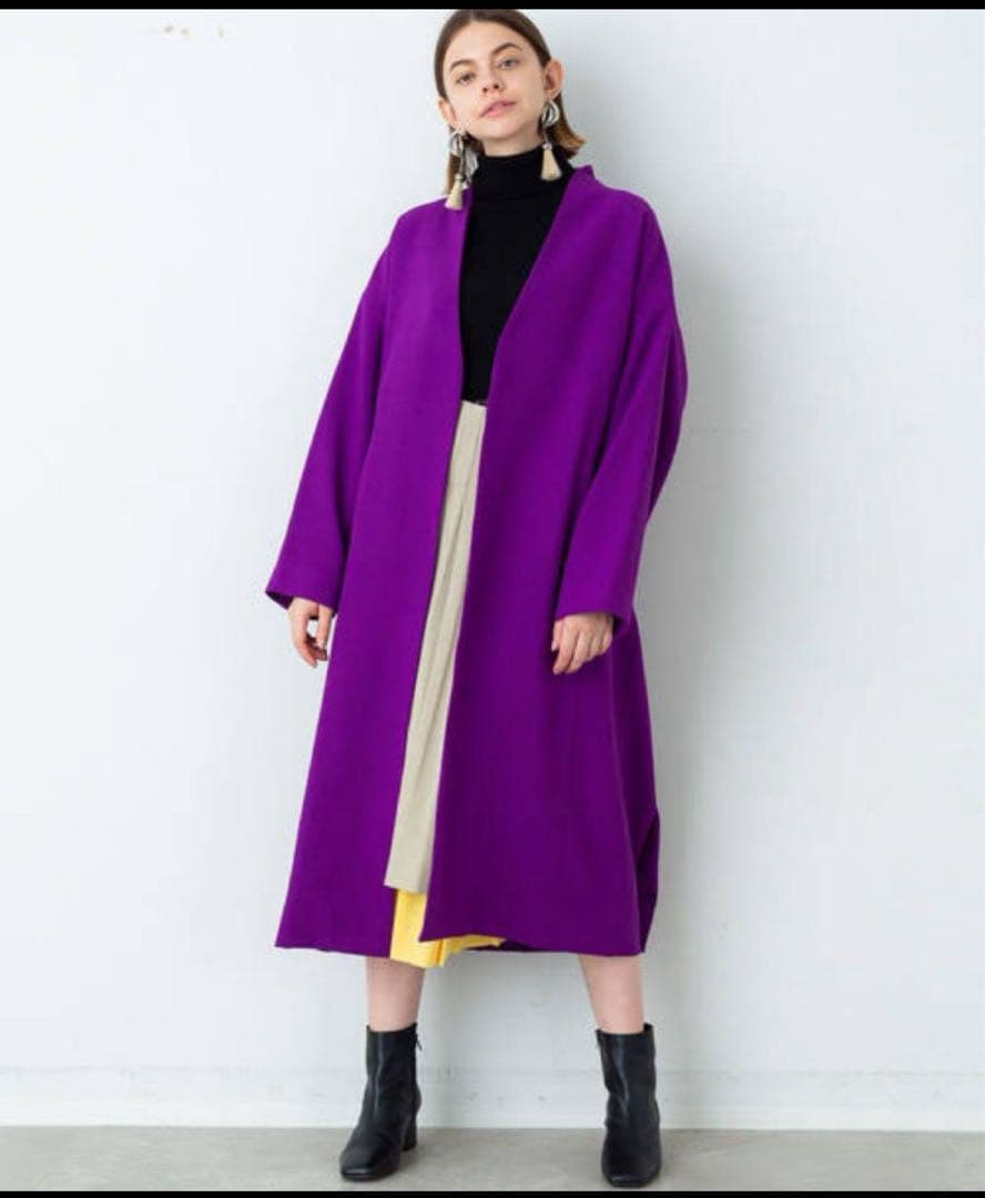 UN3D ノーカラー　プリーツ　フレア　ボタンレス　Aライン　ロングコート