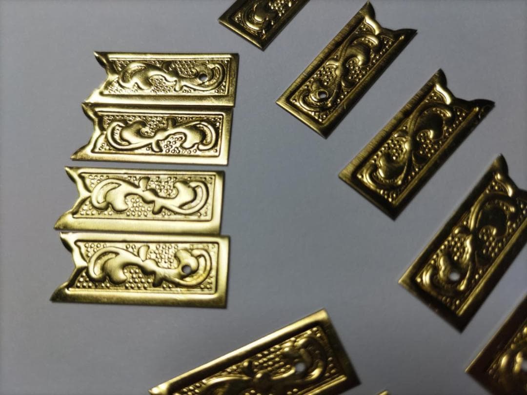 ★特別！☆26ｍｍｘ 100枚【唐草真鍮金具】 神輿、山車、祭り、飾り真鍮金具