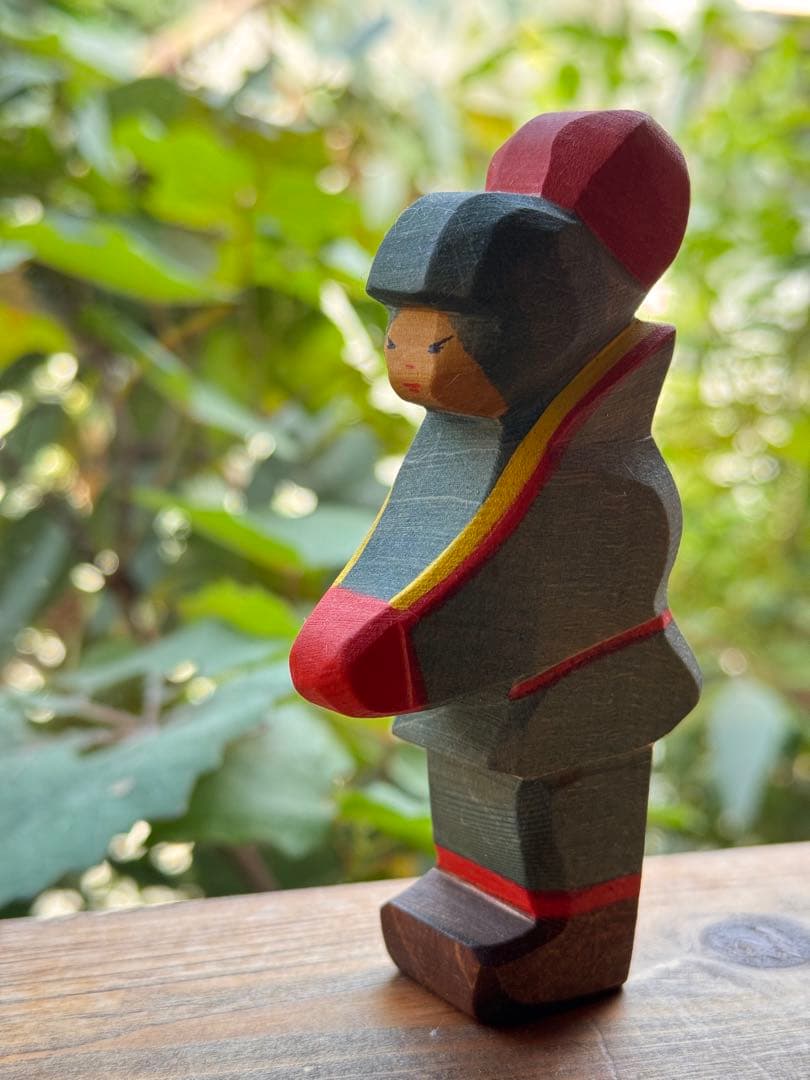 オストハイマー　サーミの子ども　ドイツ　木のおもちゃ