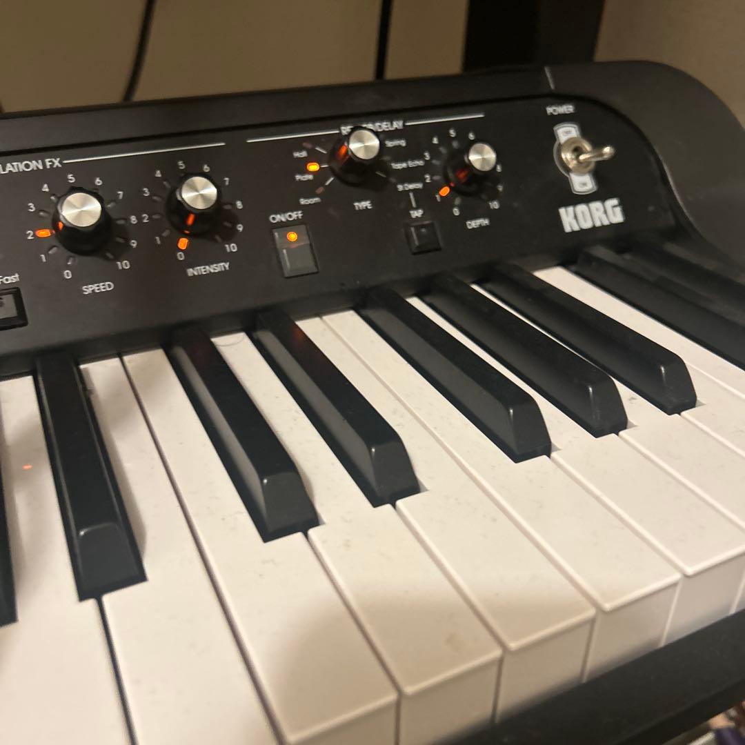 都内引き取り限定　KORG SV-1 73鍵 ペダル付　キャスターケース付き