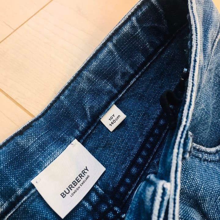 Burberry キッズ　パンツ　ロゴ　デニム　10Y ジーンズ