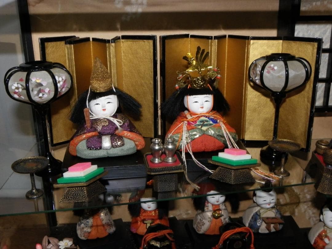 ミニサイズ　ひな人形飾り　ケース入り！