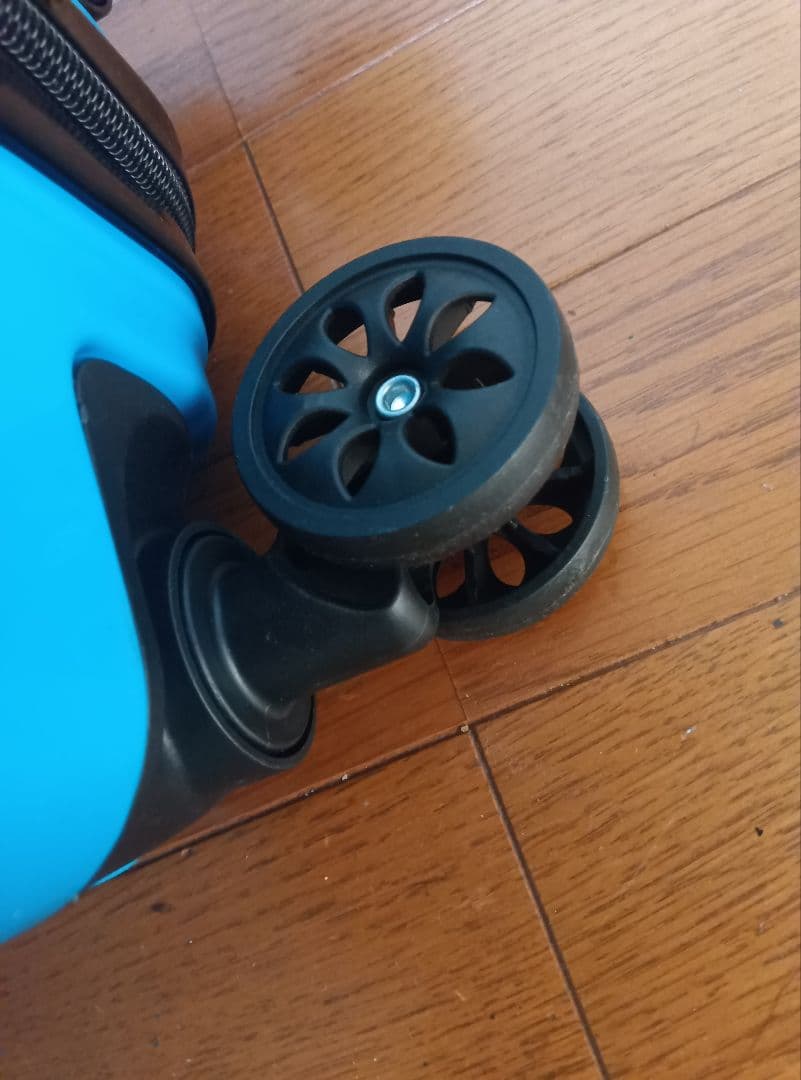 子供が乗れるキャリーケース