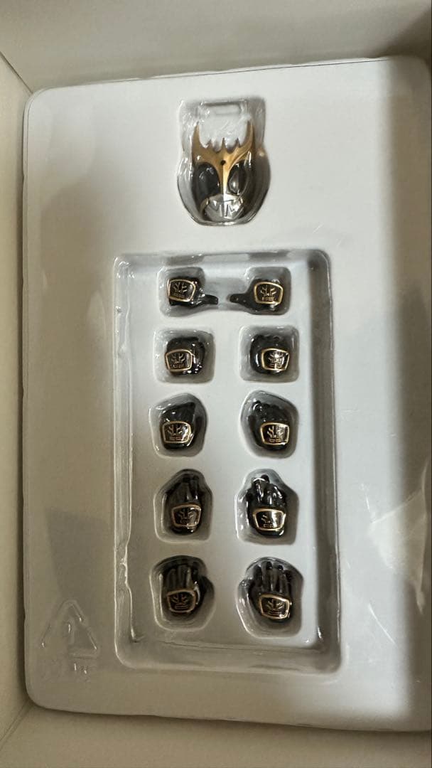 仮面ライダークウガ　アルティメットフォーム　真骨彫　開封品