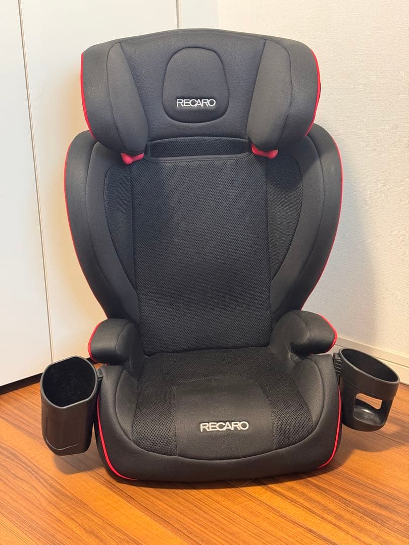 RECARO ジュニアシート ブラック/レッド　保護マット付き