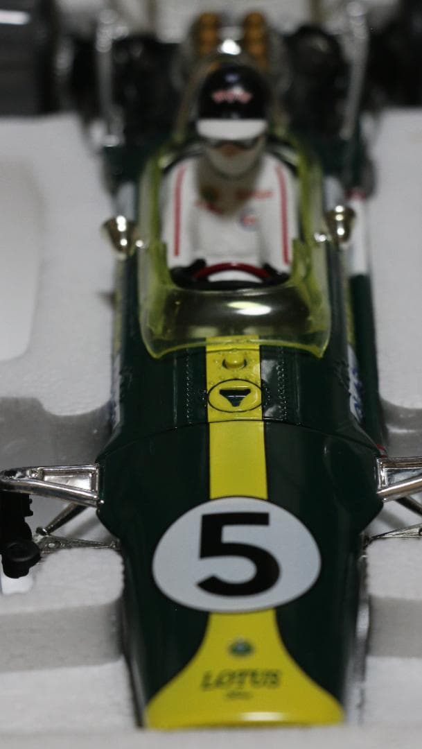 Quartzo１/１８ クラシックモデル　ロータス４９　１９６７ジム・クラーク