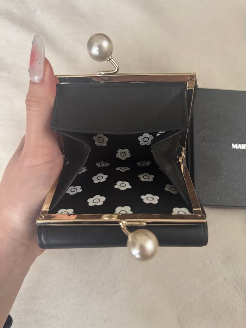 MARY QUANT ブラック 三つ折り財布　デイジーパール