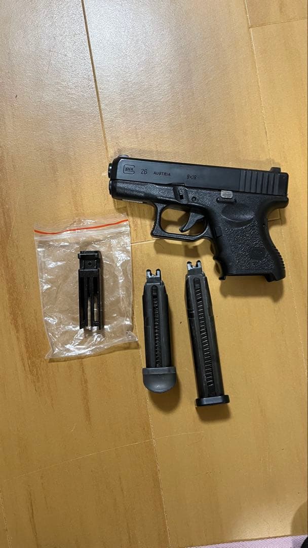 東京マルイGlock 26 ガスガン マガジン2本付き