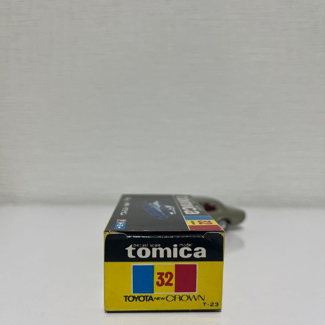 黒箱トミカ32 トヨタ ニュークラウン　シルバー