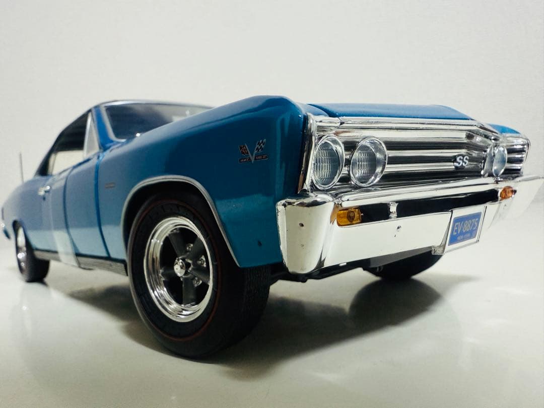 AW/'67 Chevyシボレー Shevellシェベル SS427 1/18