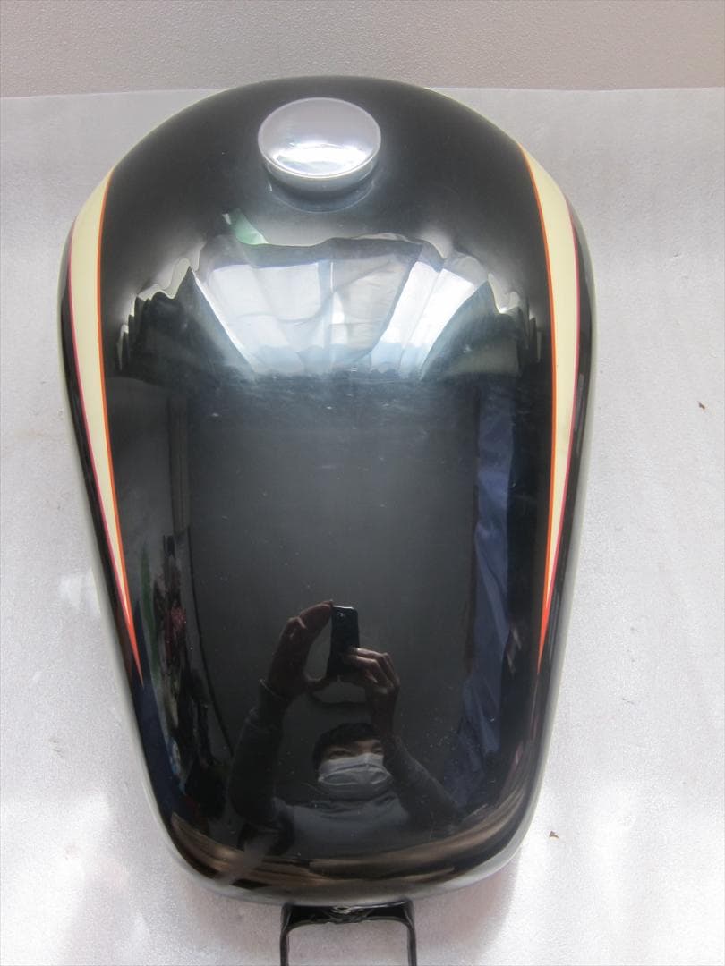ハーレースポーツスターXL1200C純正タンク