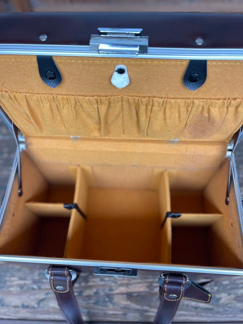 レザーボックスバック　革鞄